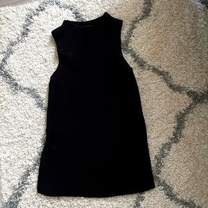 Long black chunky wool black sleeveless sweater